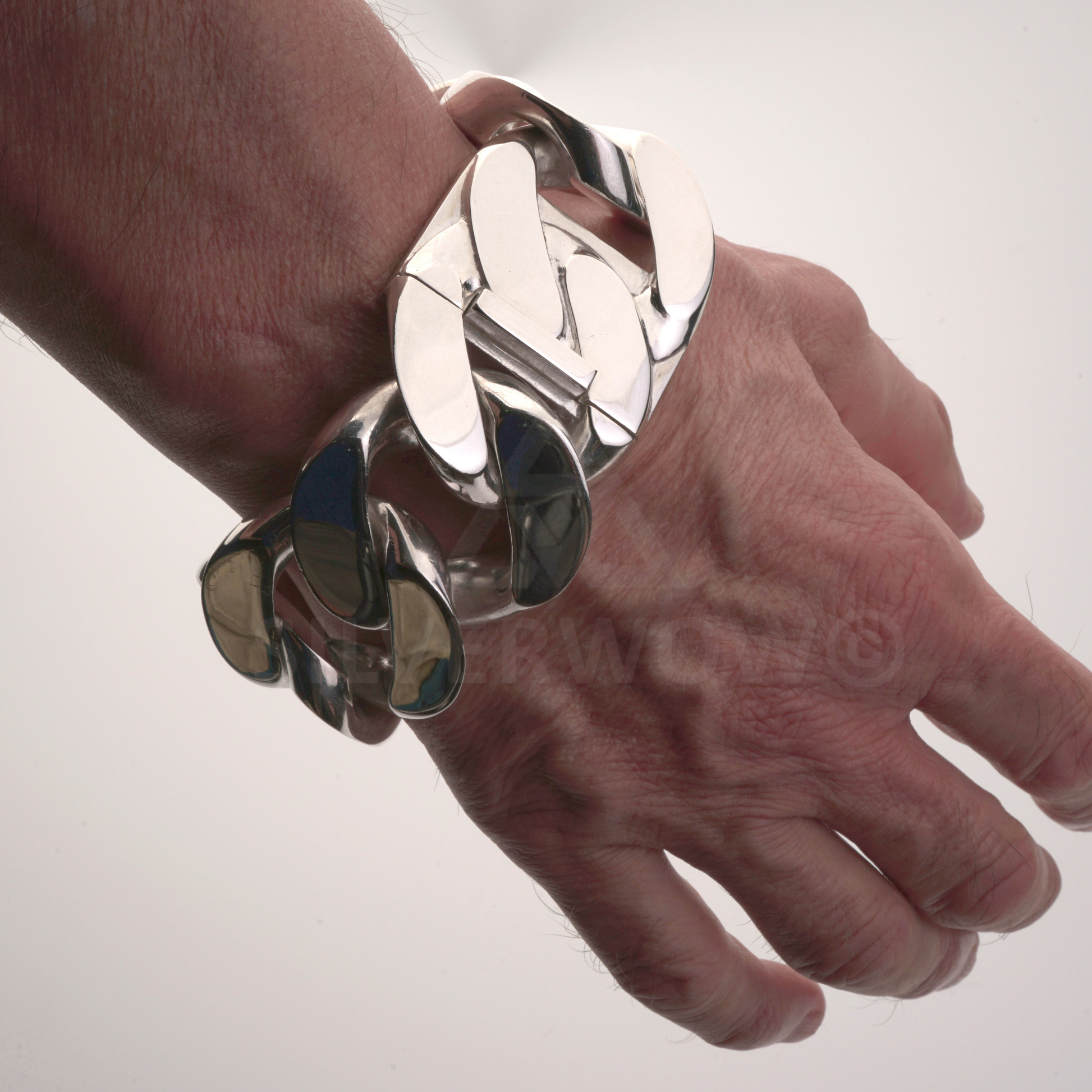 PL23 40mm Reverse Lock Curb Bracelet - SilverWow™