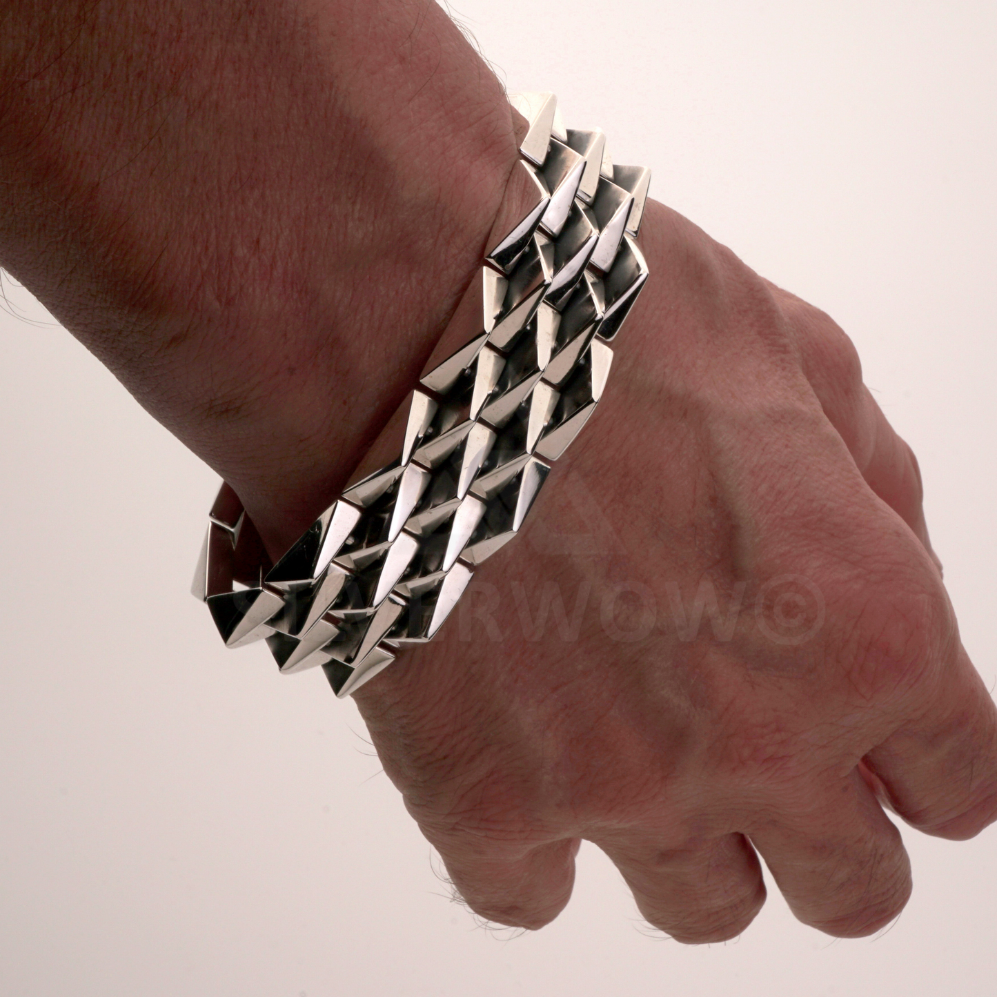 PL23 - Spike 20mm with Hinged BOX clasp