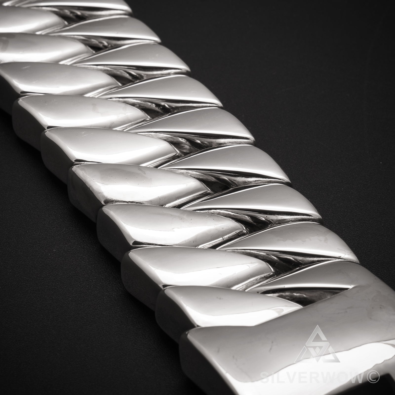 oversized link detail - handmade 1 kilo Curb bracelet