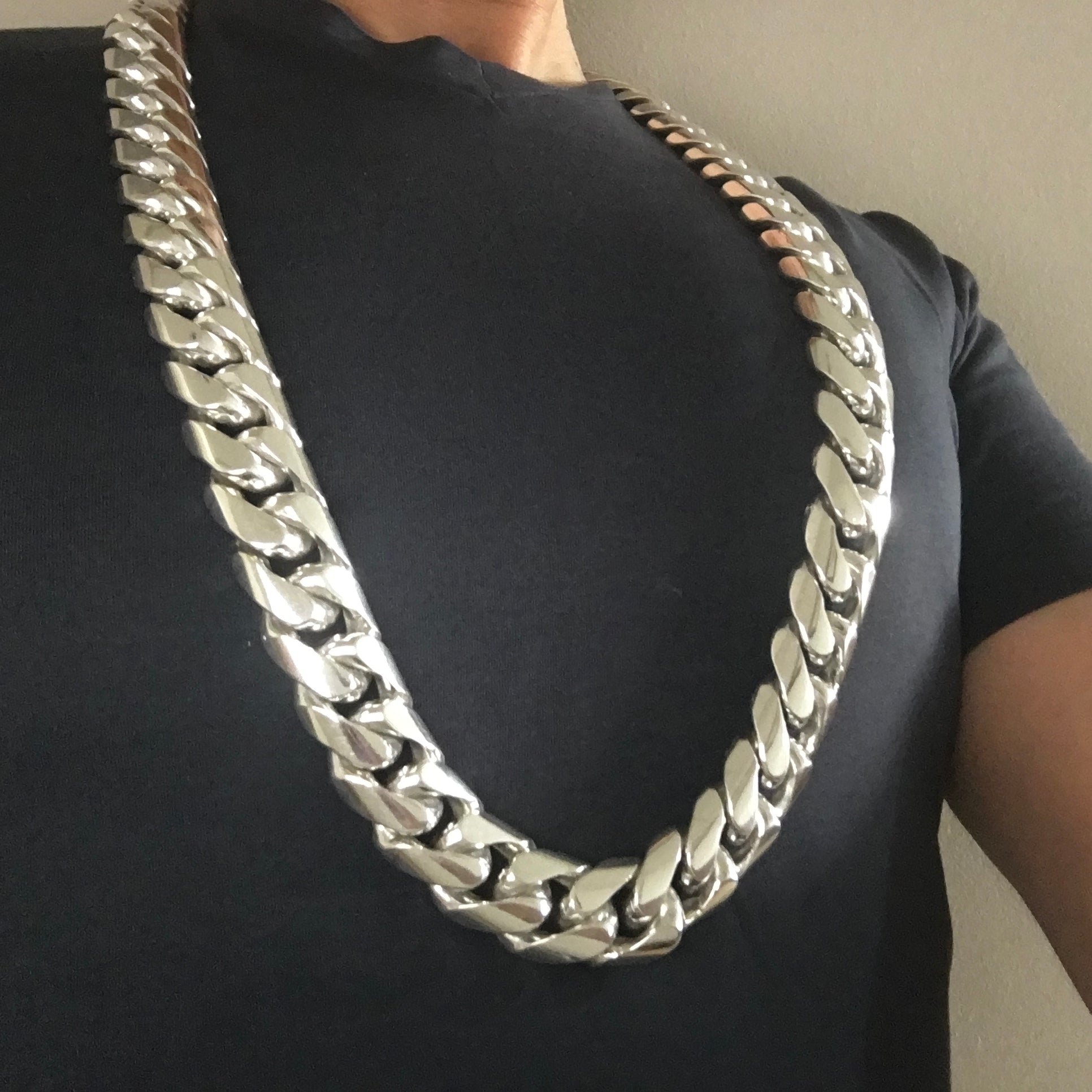 Heavy 26 inch curb chain necklace, thick Cuban link side angle