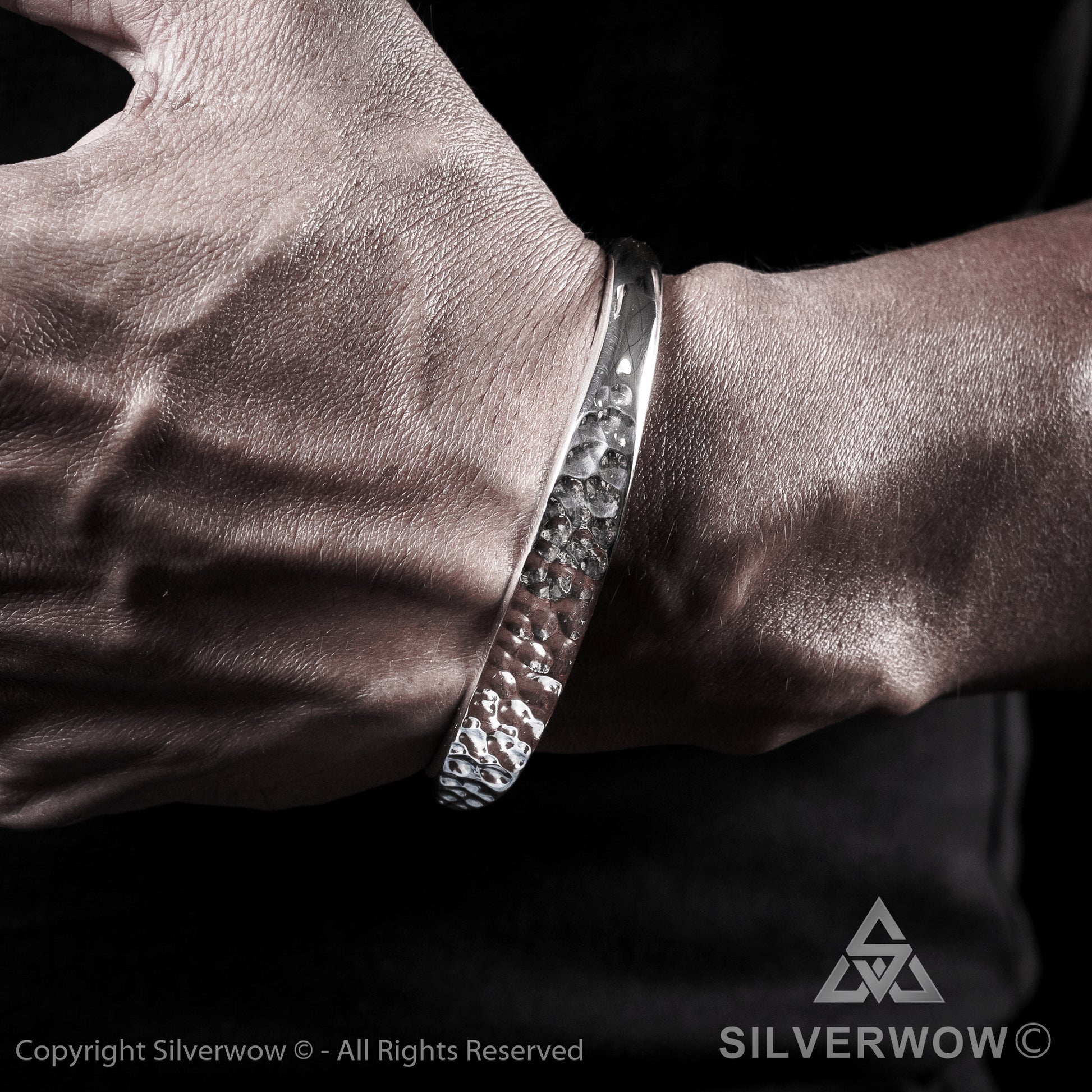 Hammered ID Torc Bangle 10 mm - SilverWow™