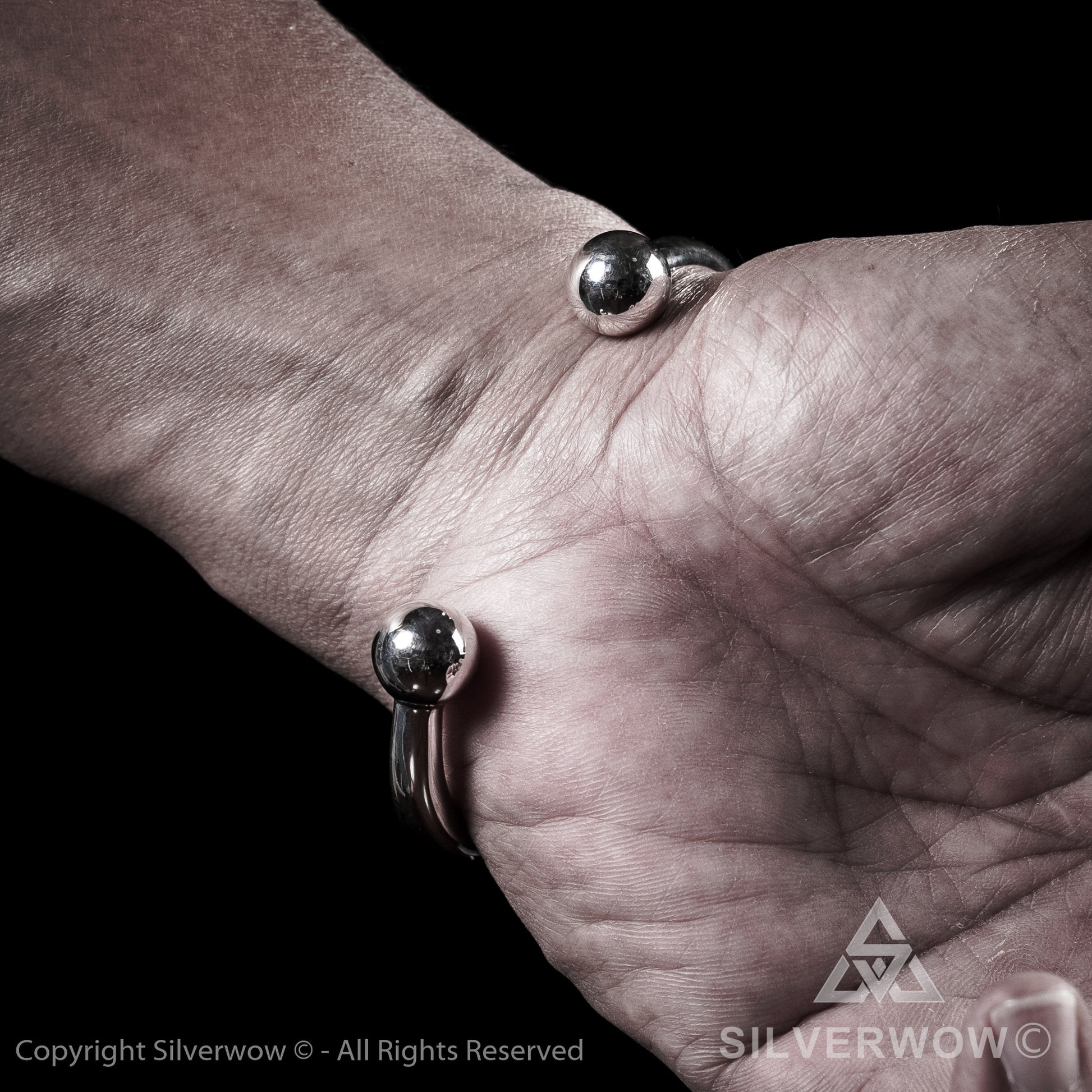Hammered ID Torc Bangle 10 mm - SilverWow™
