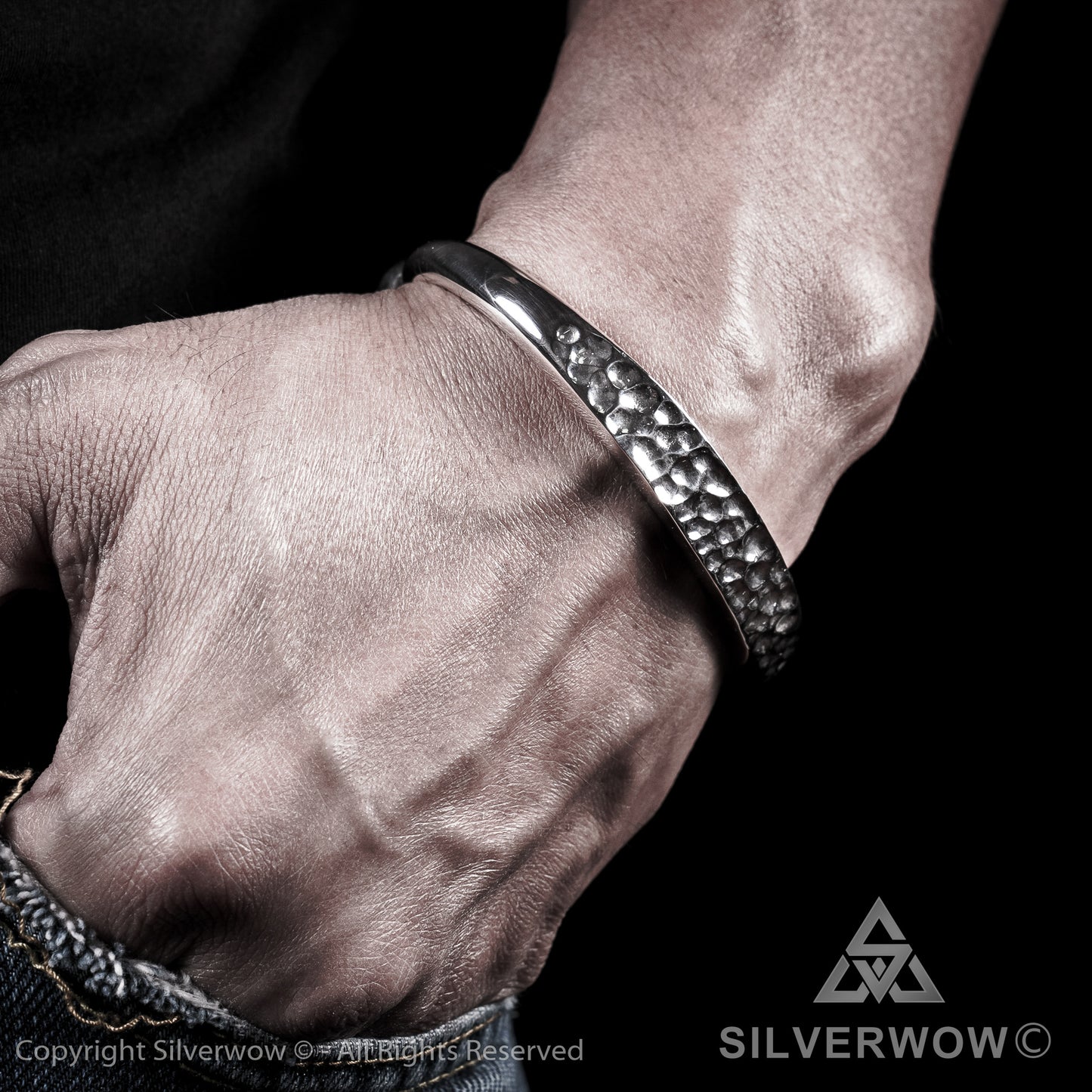 Hammered ID Torc Bangle 10 mm - SilverWow™