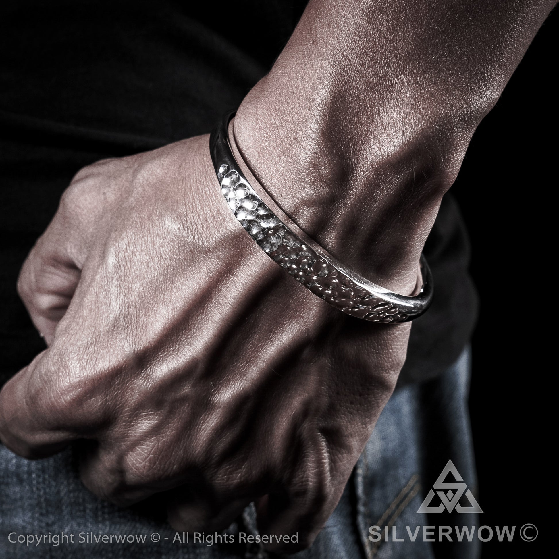 Hammered ID Torc Bangle 10 mm - SilverWow™