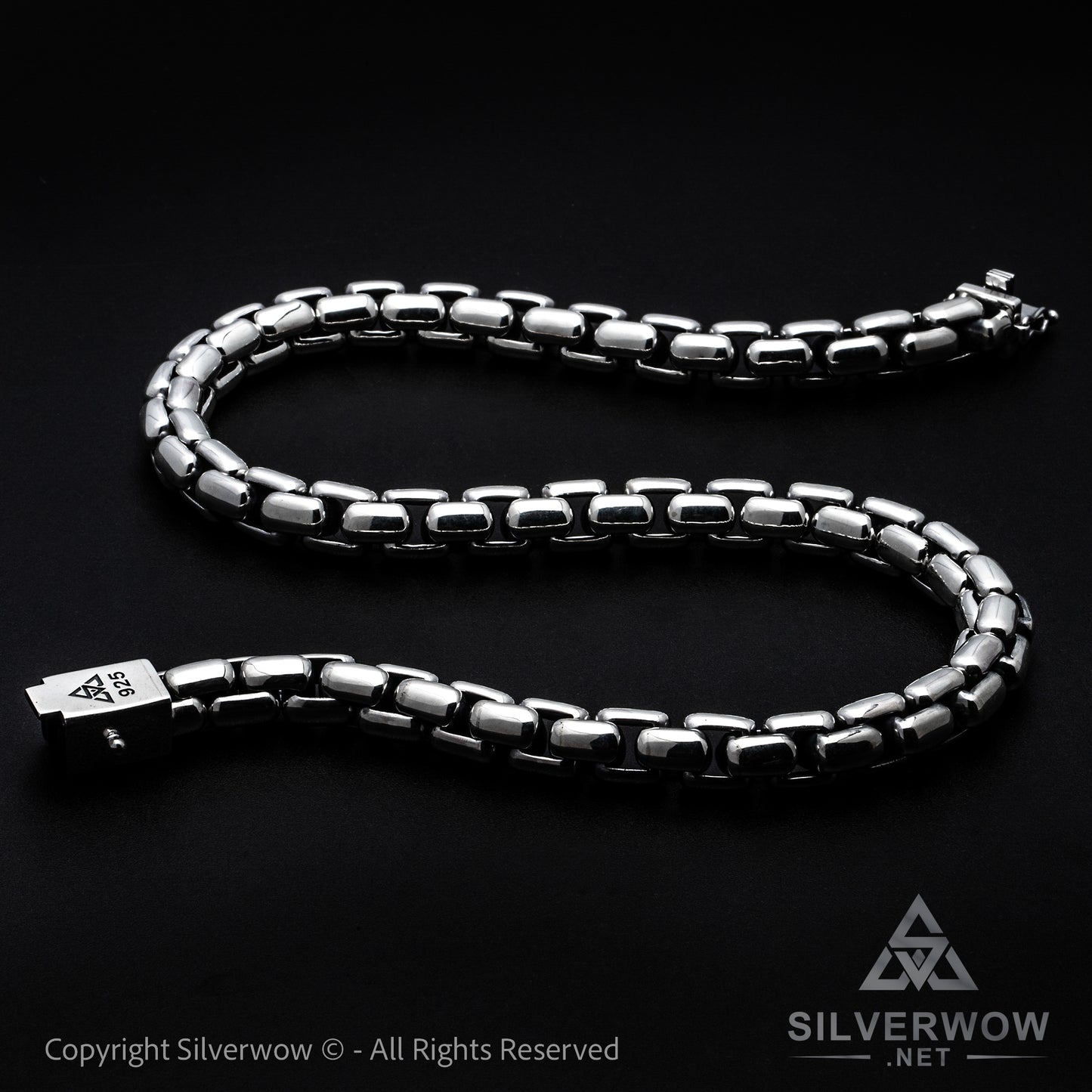 Close-up of 12mm round box chain with 925 hallmark – thick silver necklace clasp