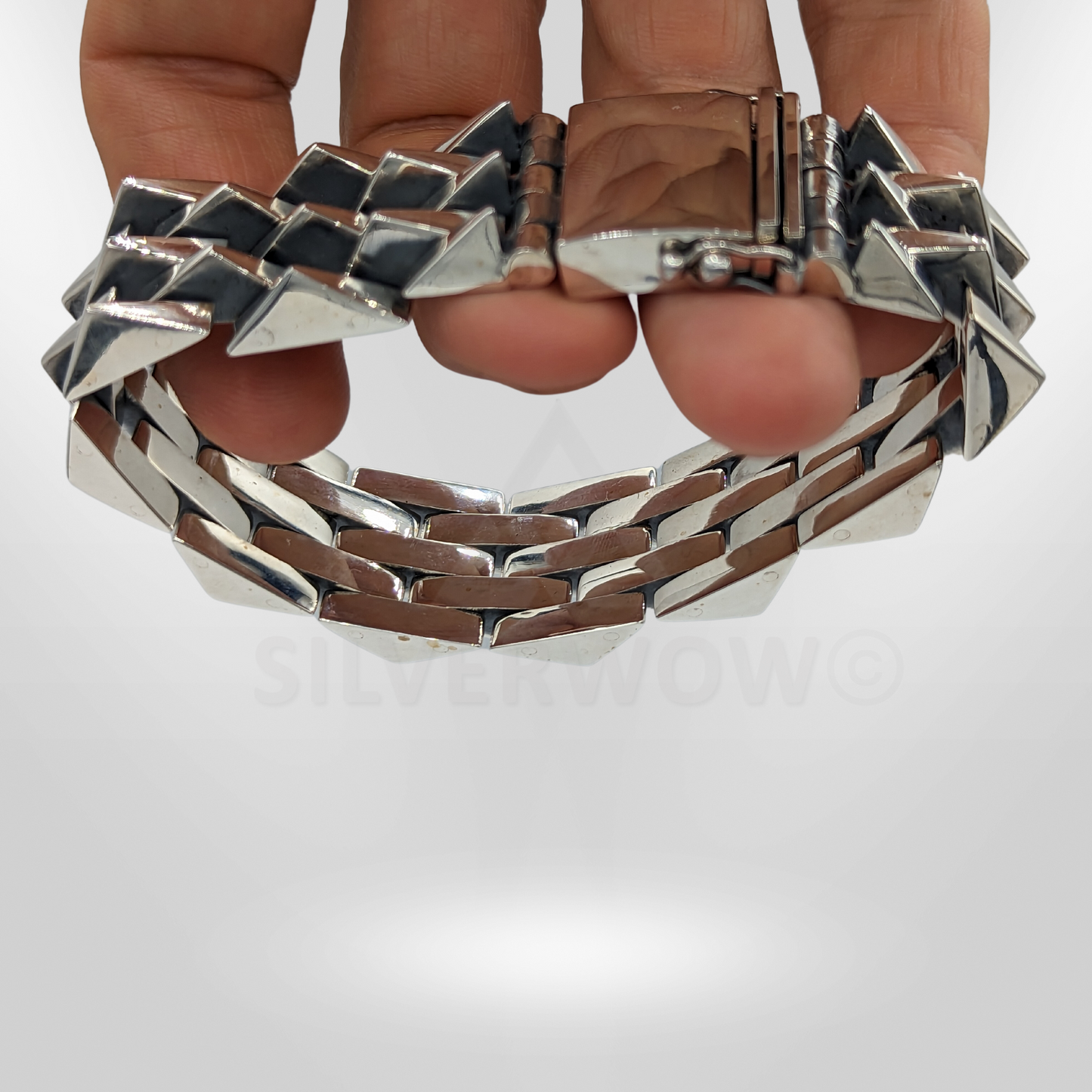 PL23 - Spike 20mm with Hinged BOX clasp