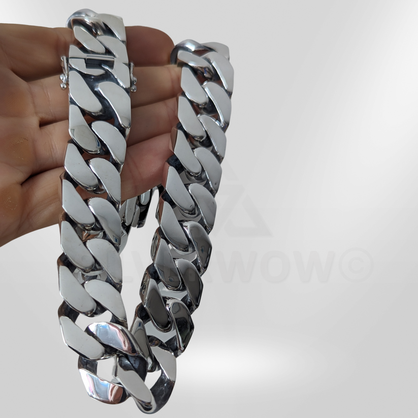 Timeless Elegance: 25mm Wide Reverse Lock Curb Chain - 22 oz+ – SilverWow™