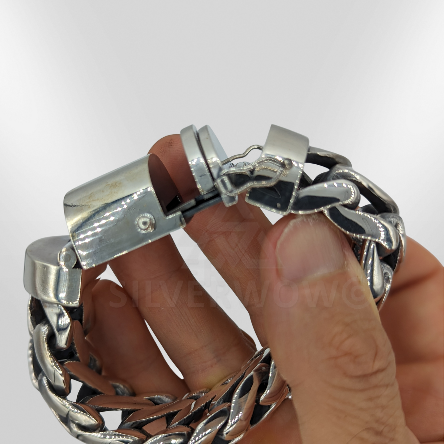 PL23 Woven Snake Bracelet 25 mm