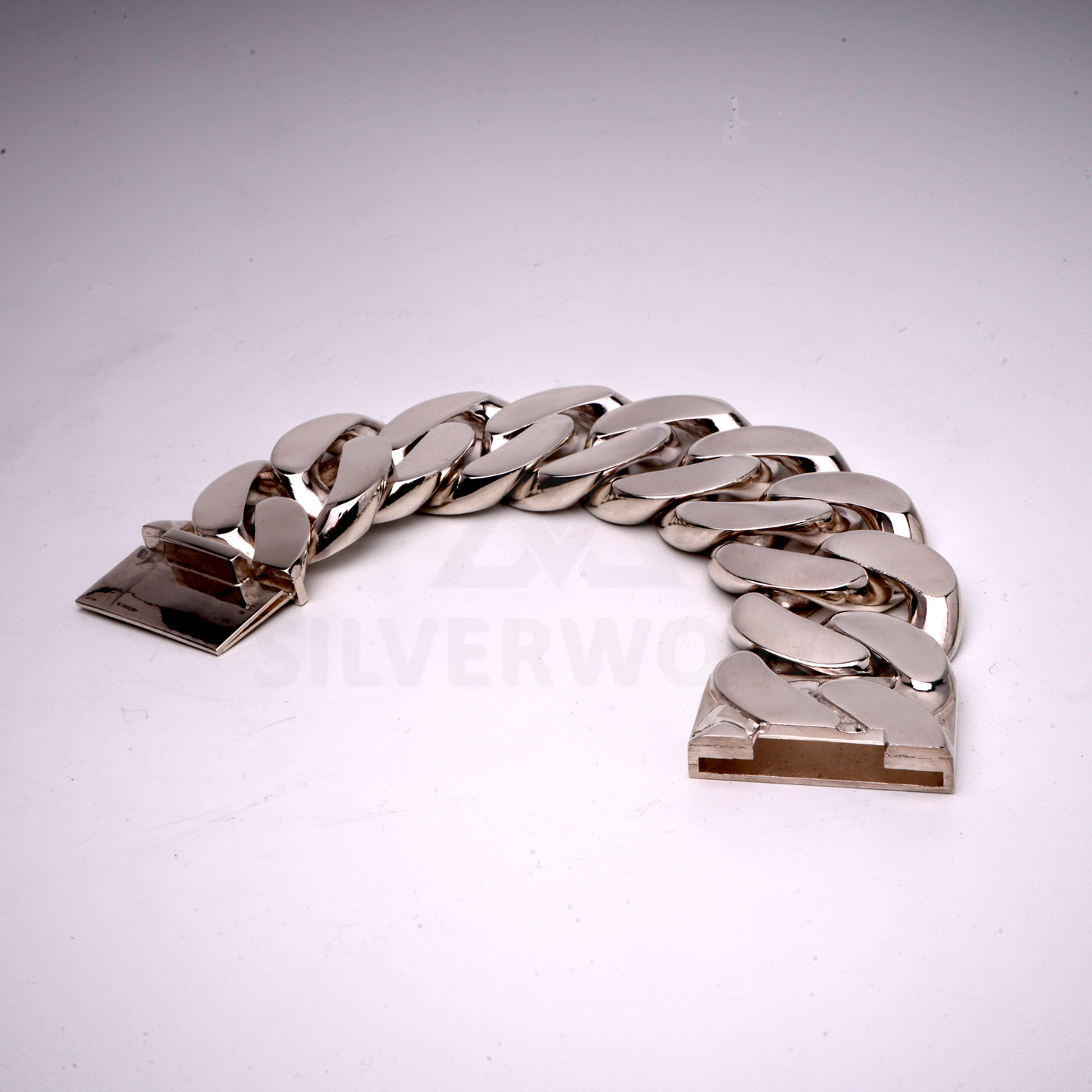 PL23 40mm Reverse Lock Curb Bracelet
