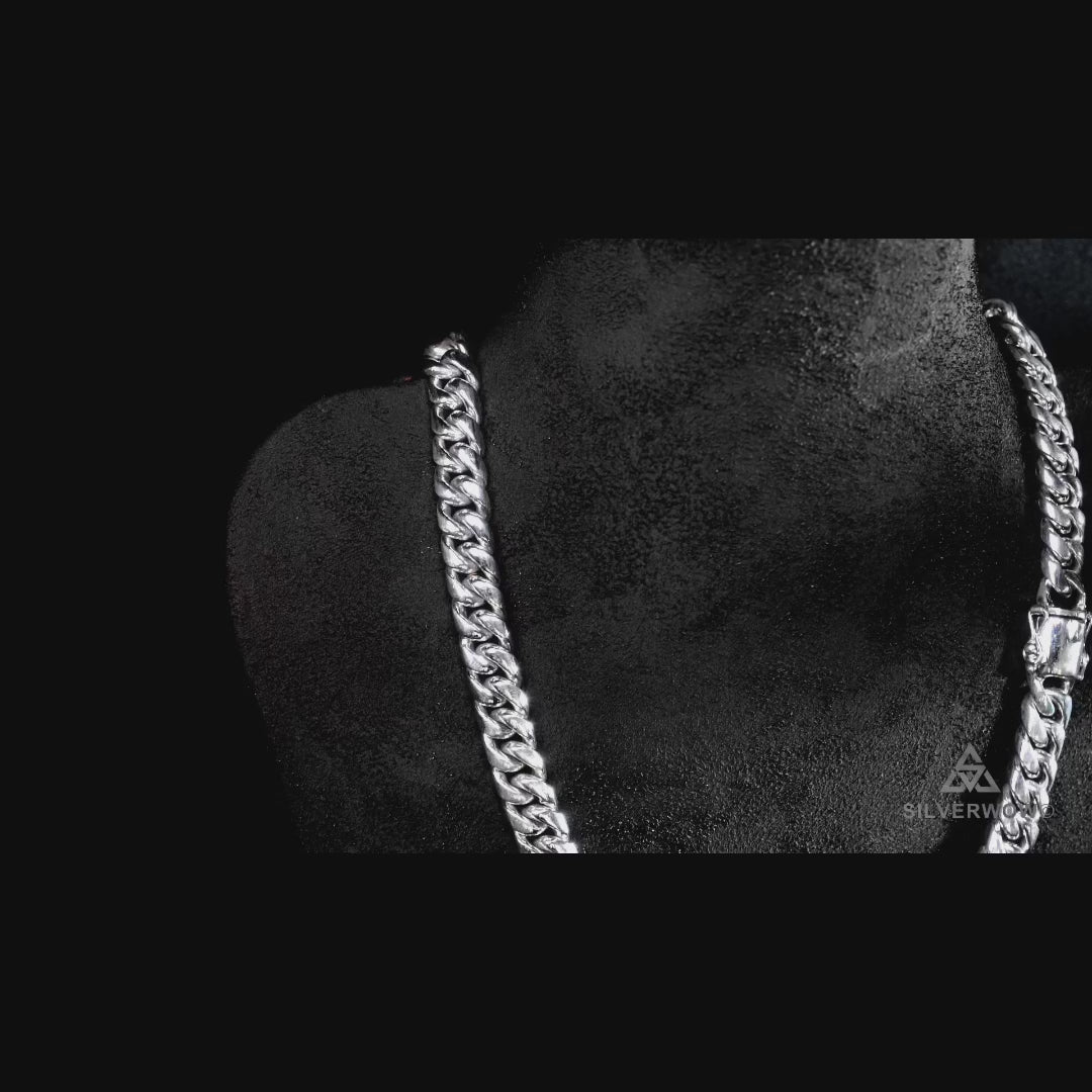 Close-up of sterling silver 10mm Cuban chain clasp showing solid 925 craftsmanship