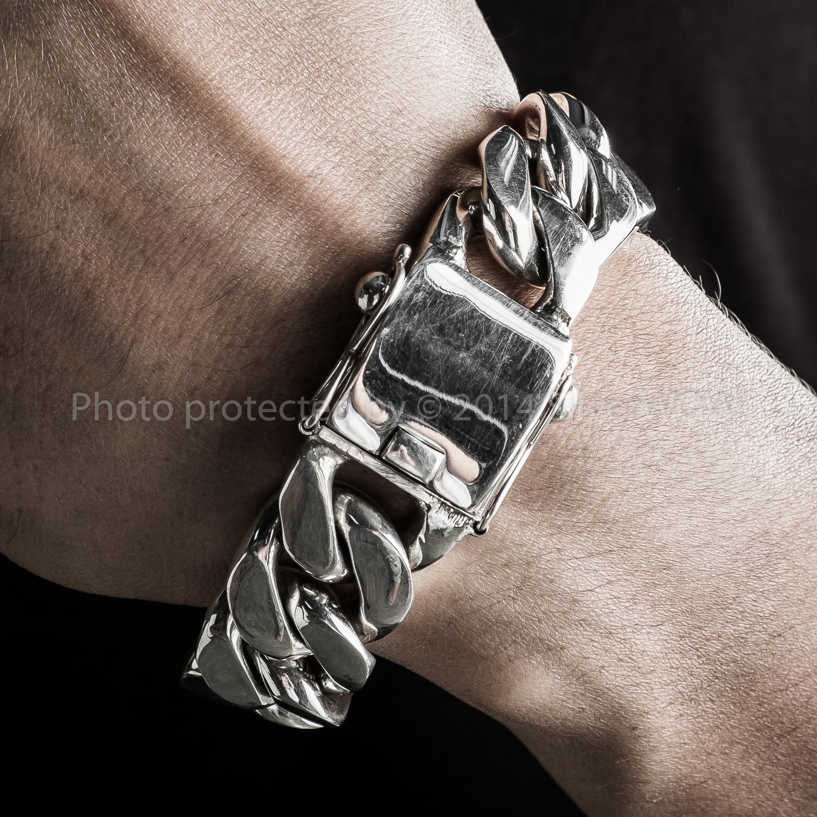 mens curb link bracelet 20mm wrist up