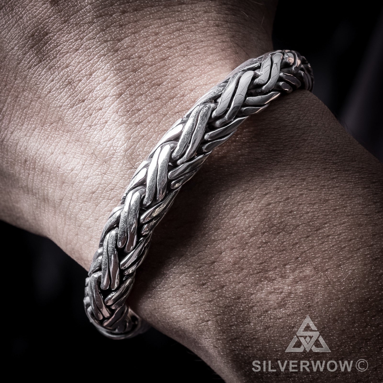 Chain maille bracelet in sterling silver, double rope offers pattern