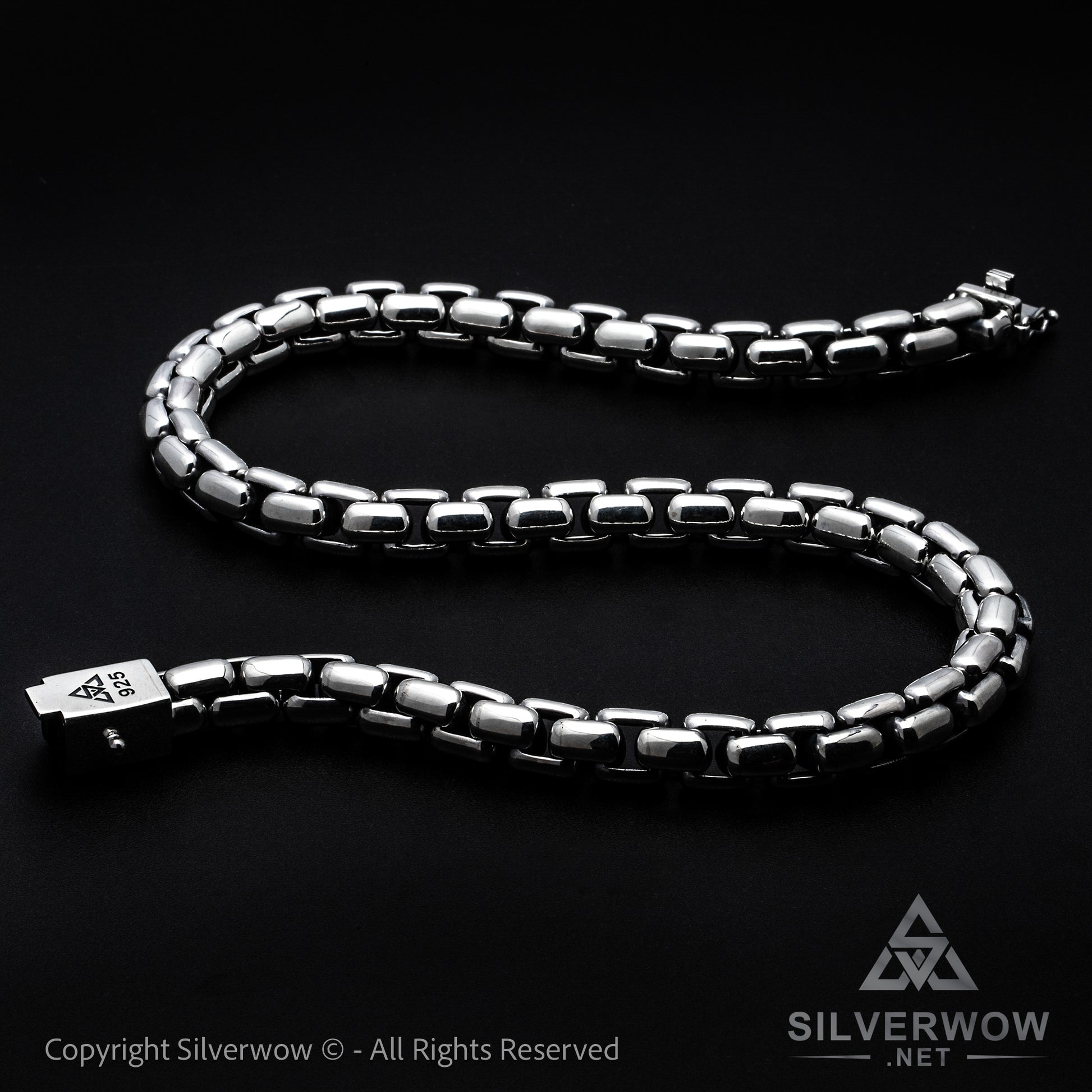 Close-up of 12mm round box chain with 925 hallmark – thick silver necklace clasp